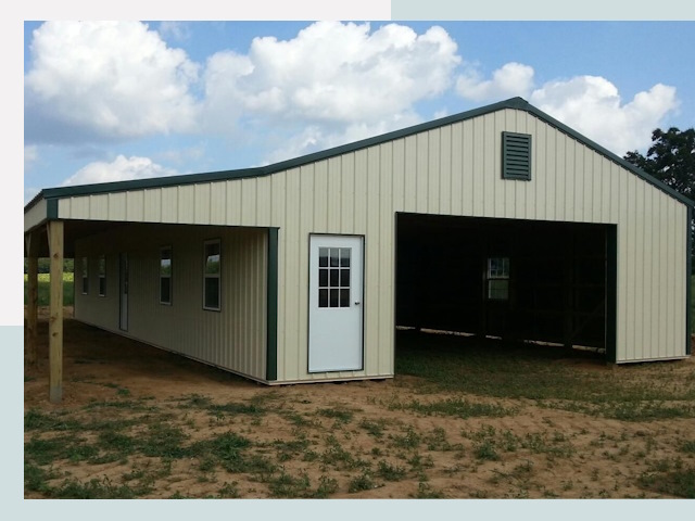 Строительство конюшен в Урае