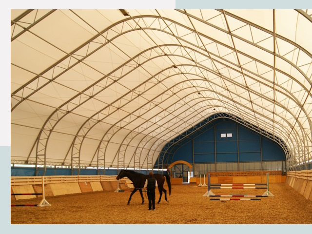 Строительство конных манежей в Урае